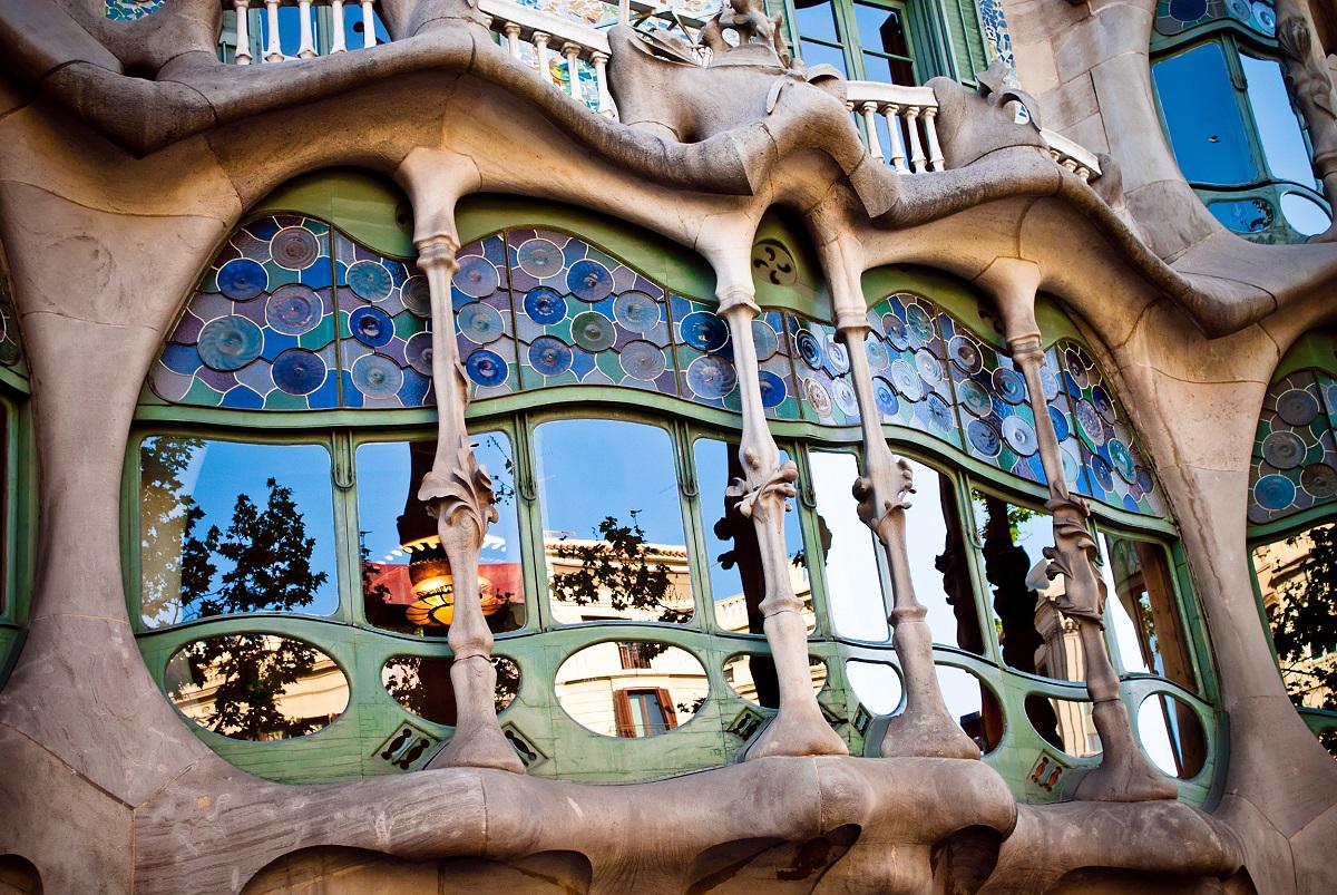 Passeggiata per il Passeig de Gràcia a Barcellona