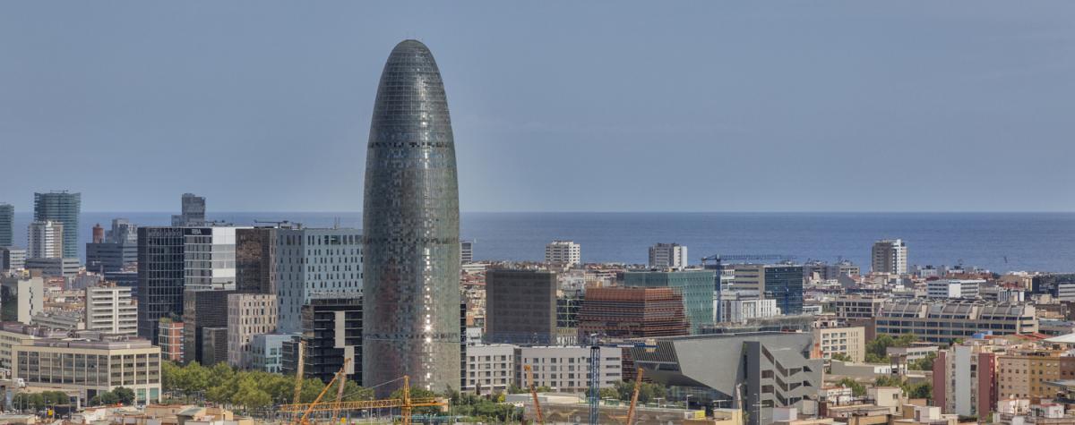 Visitare Barcellona ed il suo quartiere 22@, con la Torre Agbar di Jean Nouvel